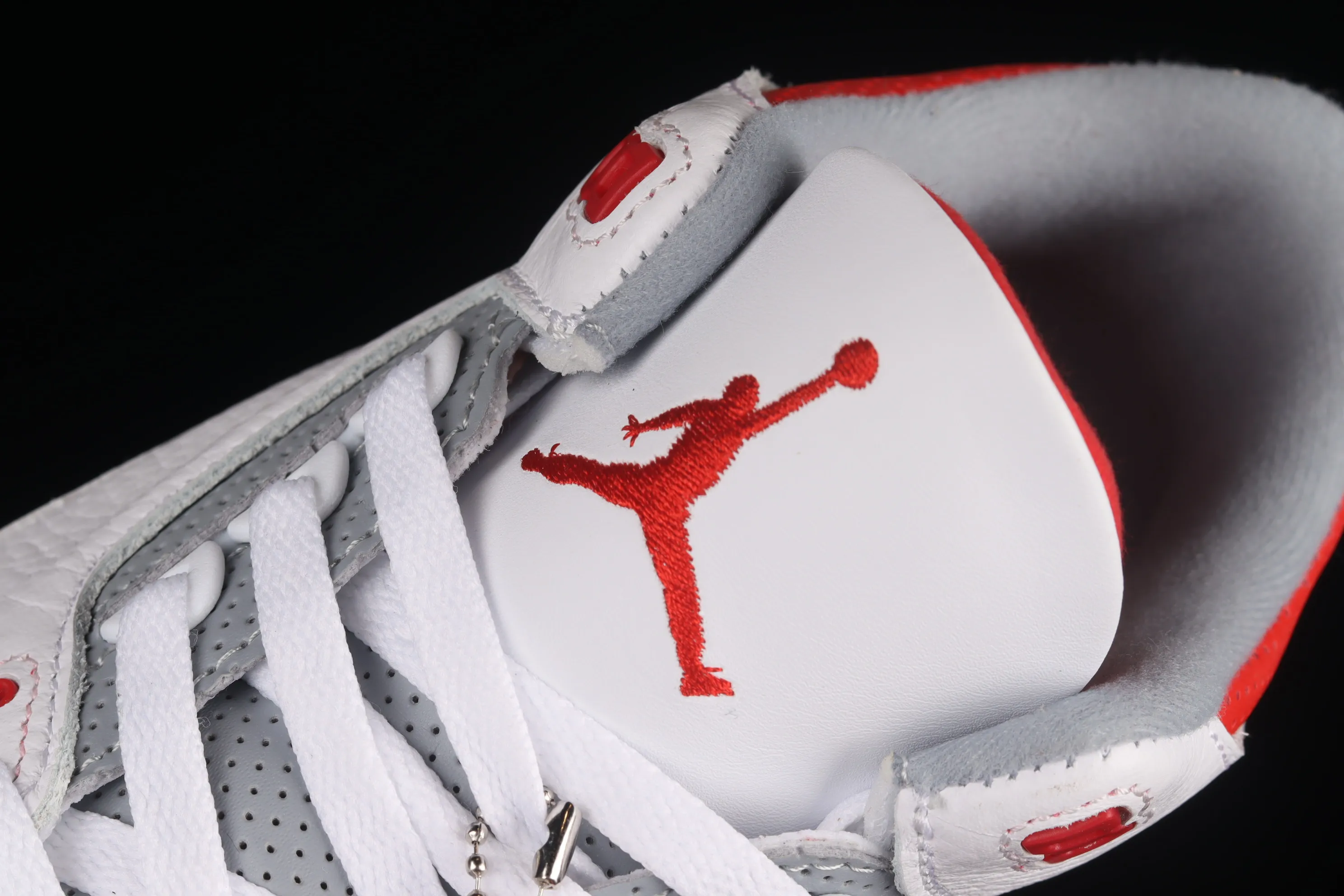 All categories Air Jordan Jordan series basketball shoes Air Jordan 3 Air Jordan Retro AJ3 Joe 3 white and red manuscript burst pattern sports basketball shoes 136064-120